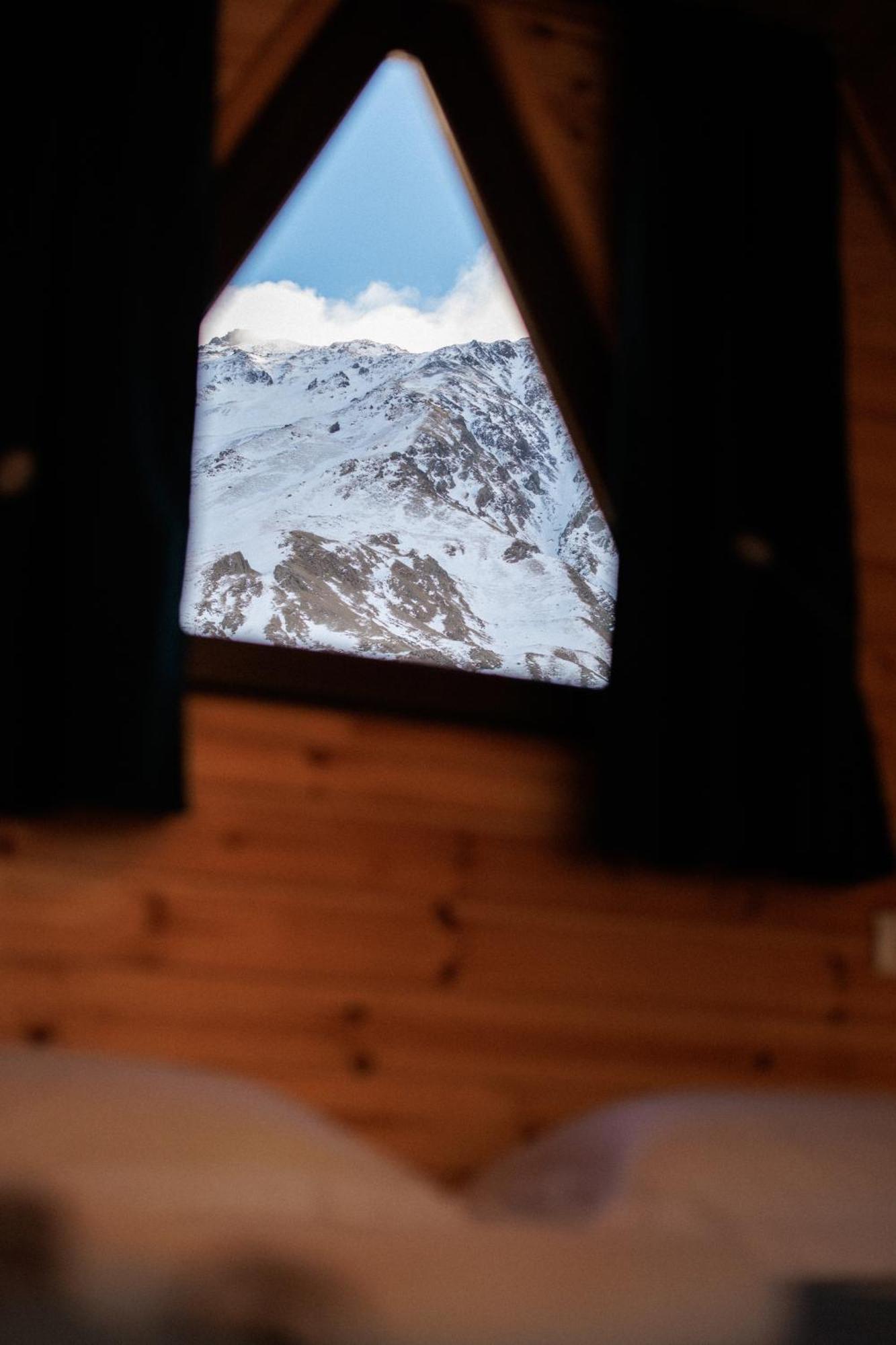 Via Kazbegi Villa ภายนอก รูปภาพ