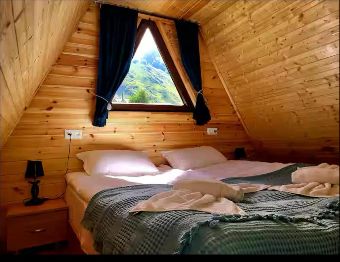 Via Kazbegi Villa ภายนอก รูปภาพ